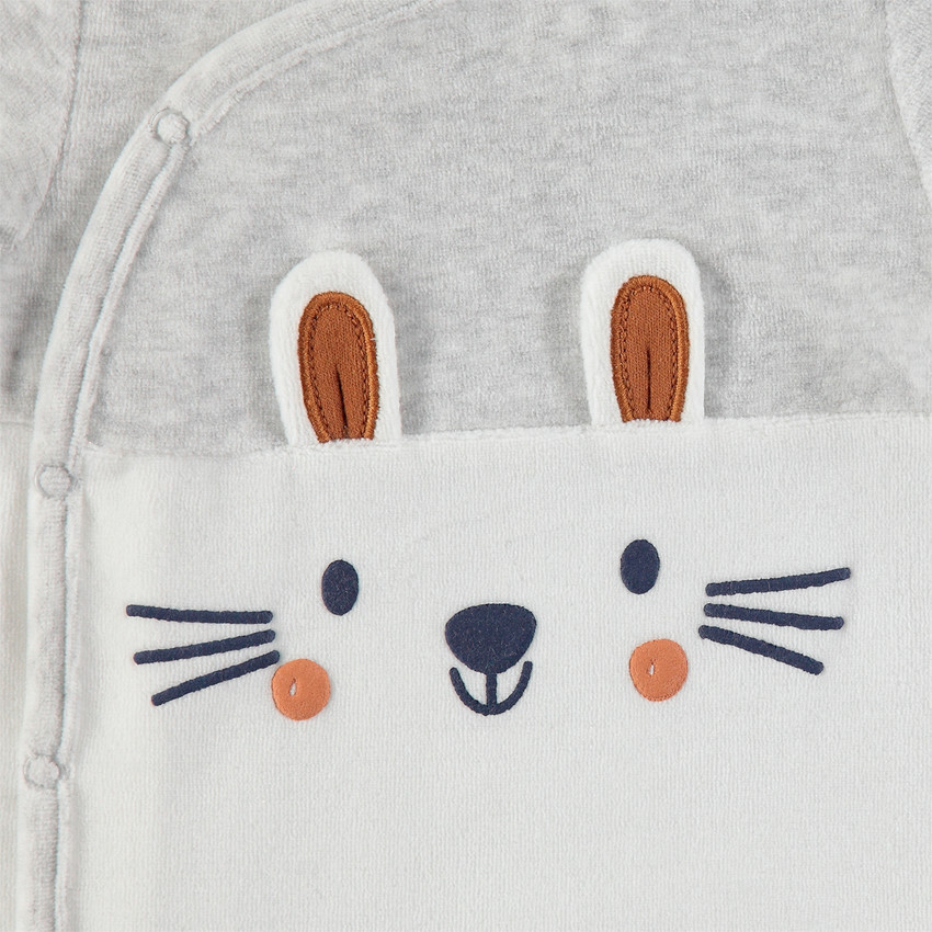 Dors-bien en velours bicolore avec détails printés et oreilles en relief 