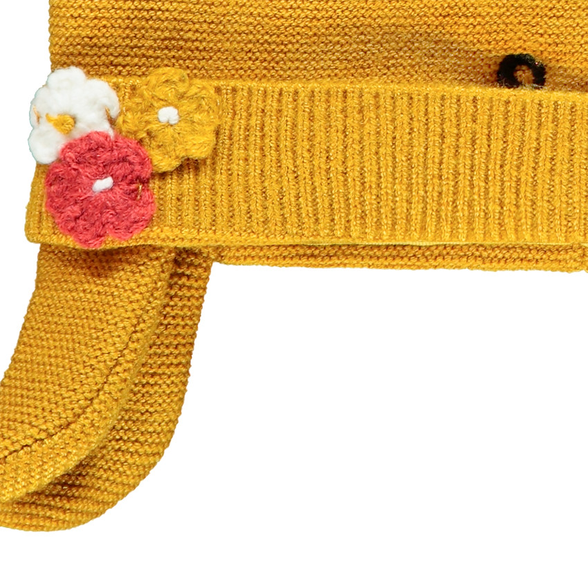 Bonnet en tricot à détails brodés pour bébé fille 