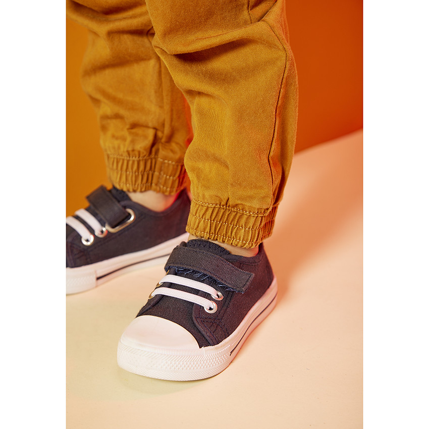 Lage sneakers van stof met elastische veters en klittenband voor jongens 
