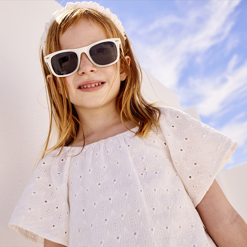 Top met Engels borduursel en gekruiste rug voor meisjes 