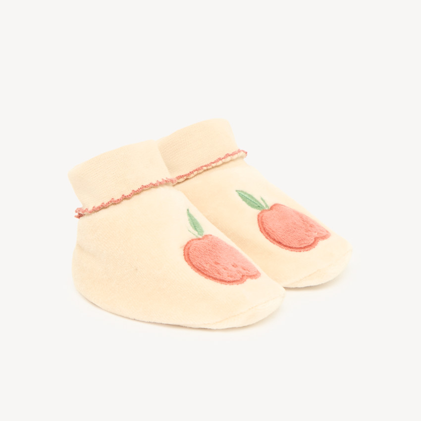 Instappers van velours met appelmotief 