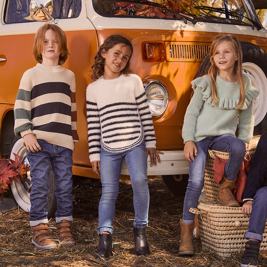 Pull à rayures tricolores en maille tricot + col cheminé pour garçon 