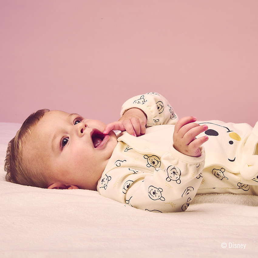 Dors-bien en molleton fantaisie Winnie l'ourson Disney pour bébé  