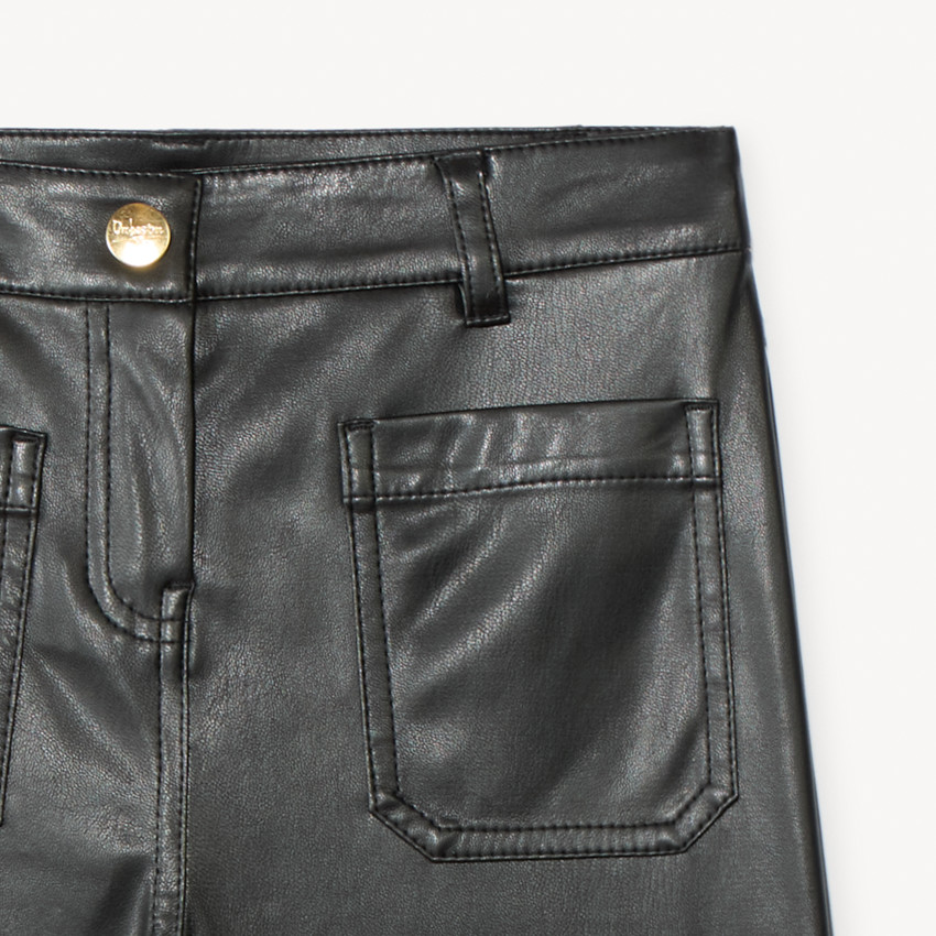 Broek in zwart imitatieleder voor meisjes met verstelbare taille en gouden knoop 