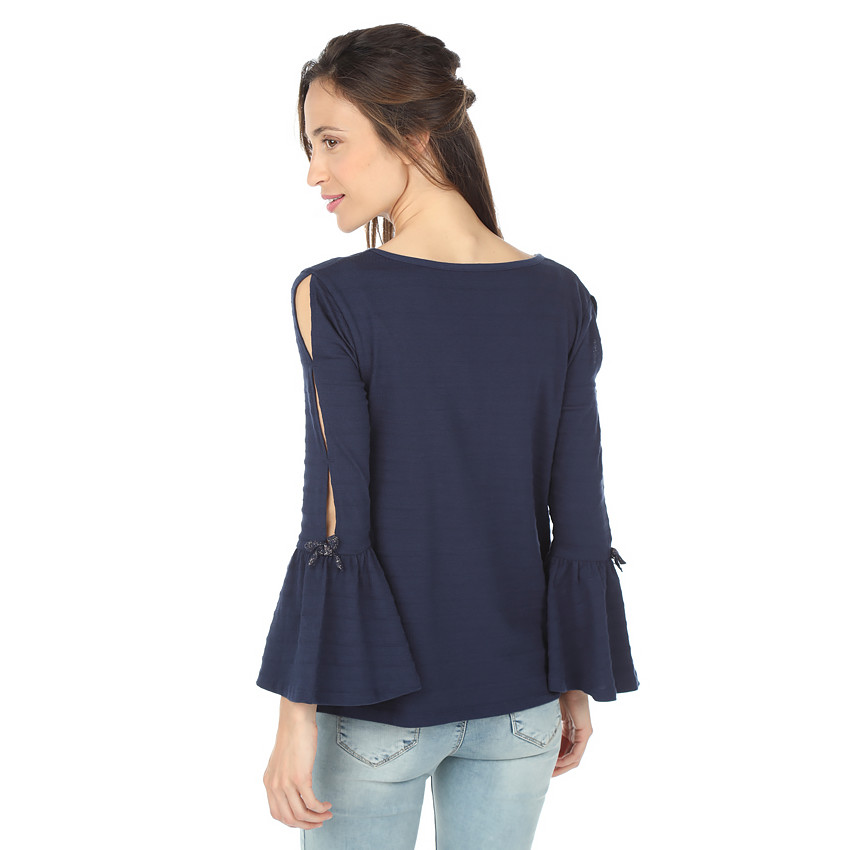 Zwangerschapsshirt van fantasietricot met opengewerkte mouwen 