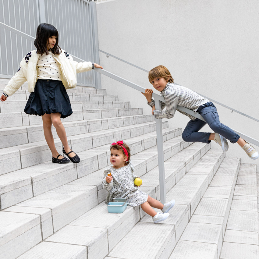 Korte zwarte rok van parachutestof voor meisjes 