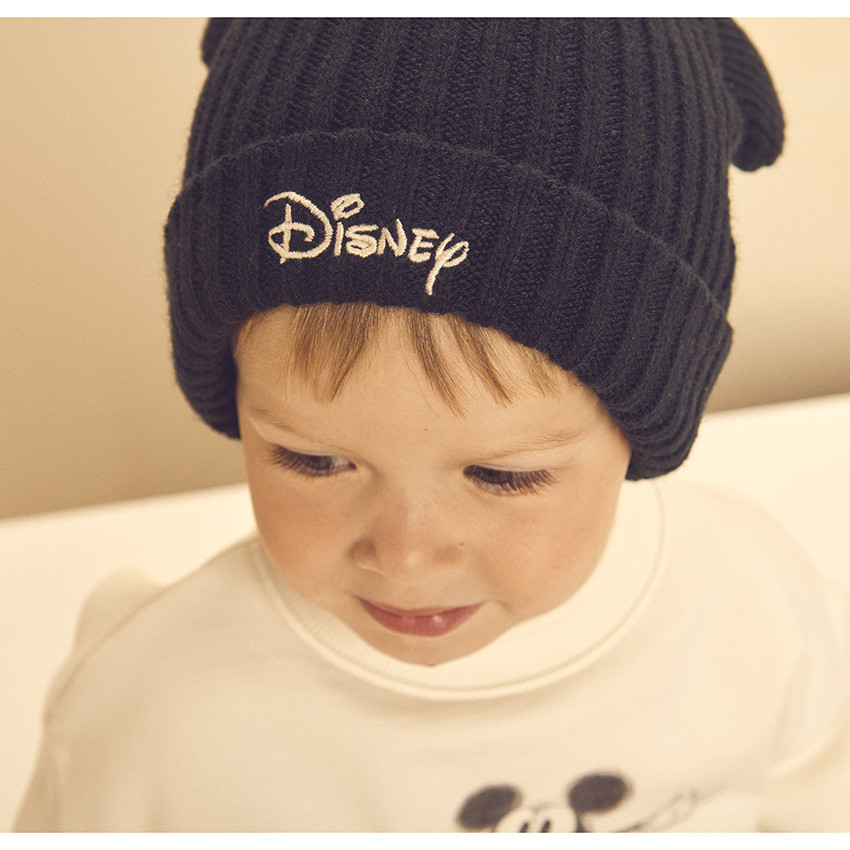 Muts met 3D oren en geborduurd Disney-ontwerp voor baby