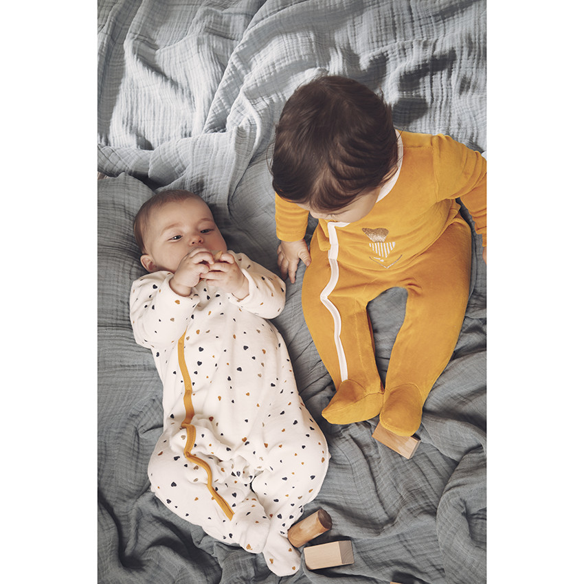 Set van 2 fluwelen onesies met hartjes voor babymeisjes. 