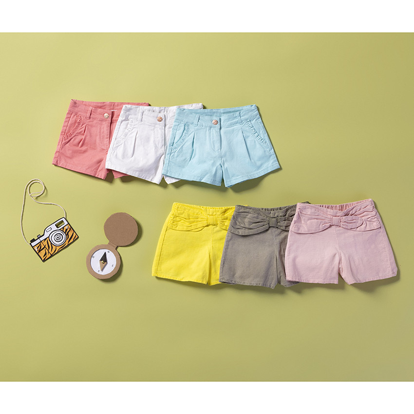 Short en satin de coton uni à poches volantées 