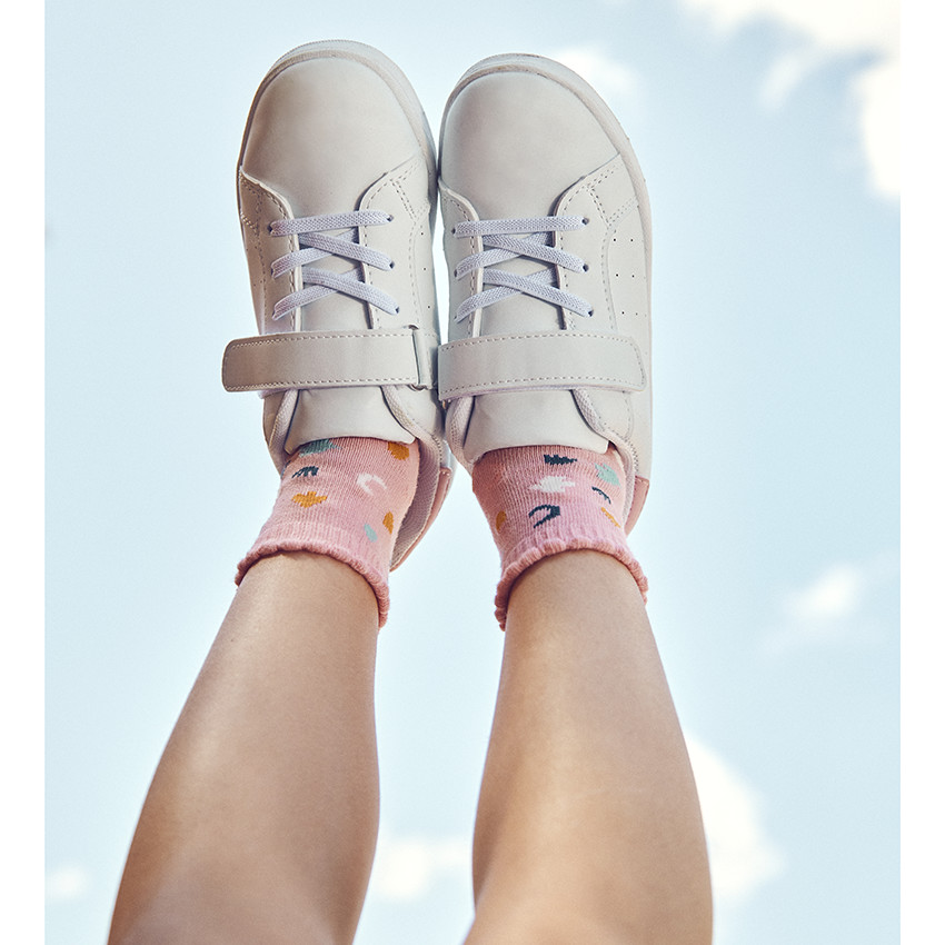 Baskets basses avec lacets et scratch pour fille 