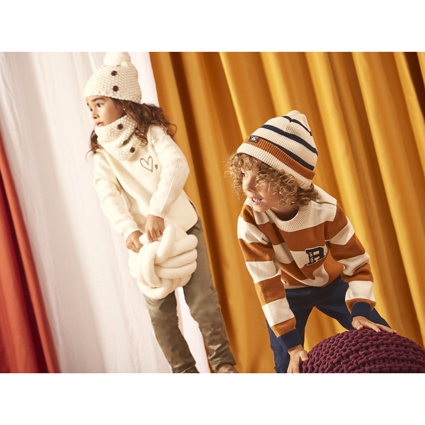 Bonnet en tricot à rayures pour garçon 