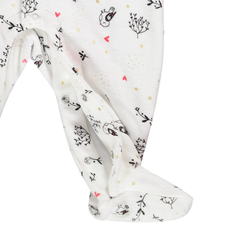Dors-bien en velours imprimé fantaisie pour bébé fille avec ouvertures différentes selon l'âge 