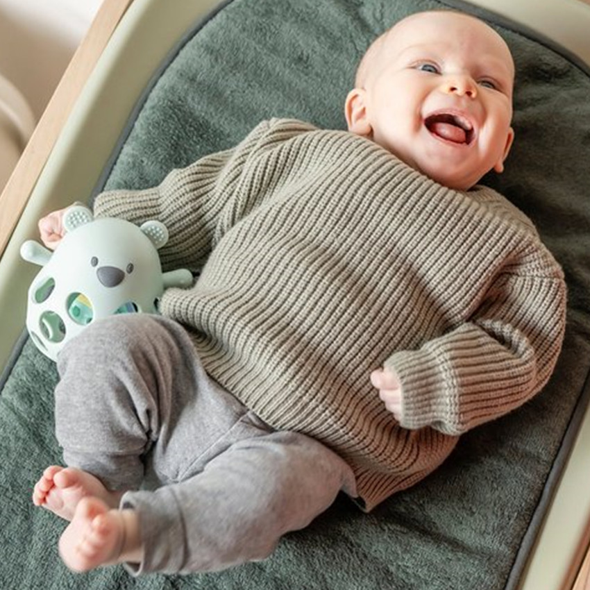 Rammelaar beer met bal - Silicon - Pastel Groen 