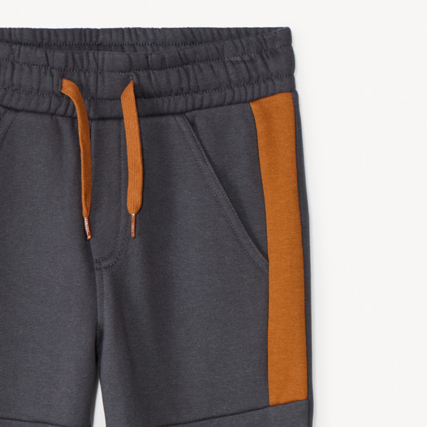 Joggings in biokleur met zakken voor jongens 