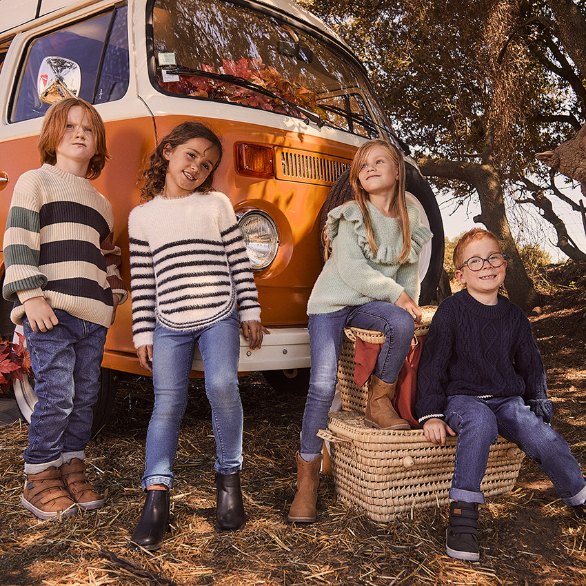 Pull à rayures tricolores en maille tricot + col cheminé pour garçon 