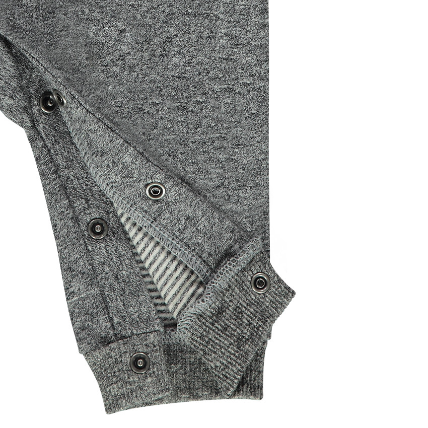 Ensemble salopette print girafe et tee-shirt manches longues  