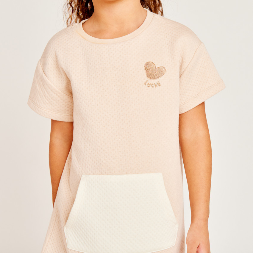 Robe manches courtes effet cloqué et brodée pour fille 