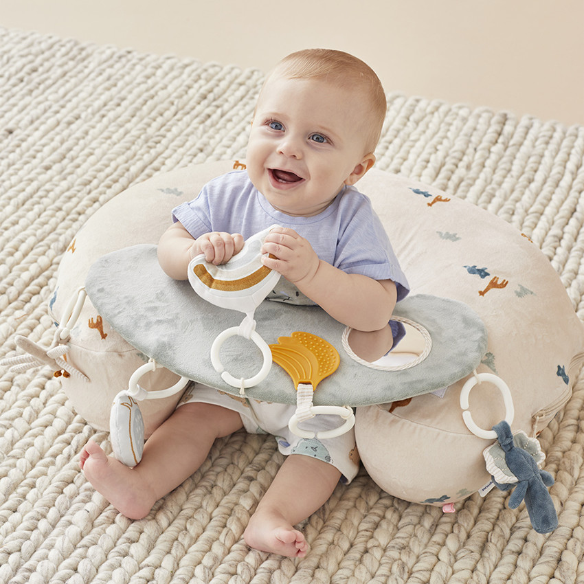 Coussin d'activités écru - Tiga, Stegi & Ops 