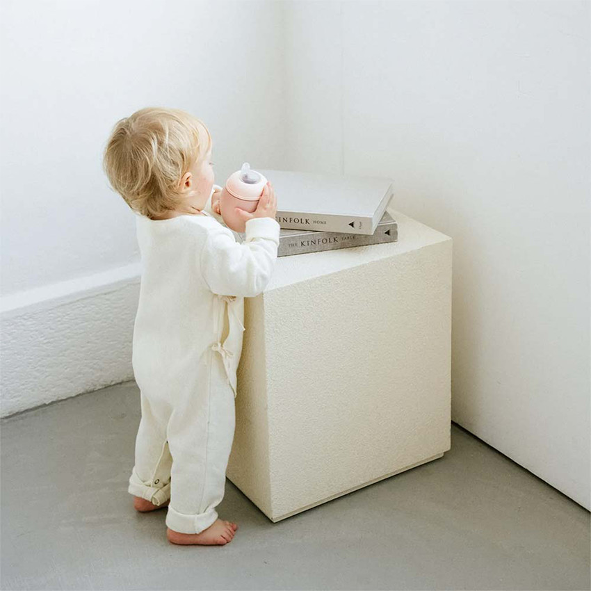 Tasse d'apprentissage silicone anti-fuite Sand Blush 240 ml 