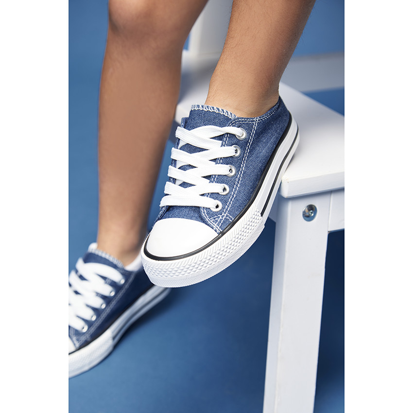 Baskets basses en toile avec lacets mixtes 