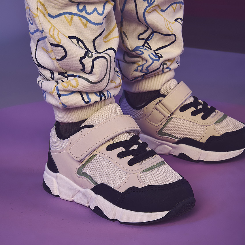 Sportieve mesh sneakers met inzetstukken voor babyjongen 