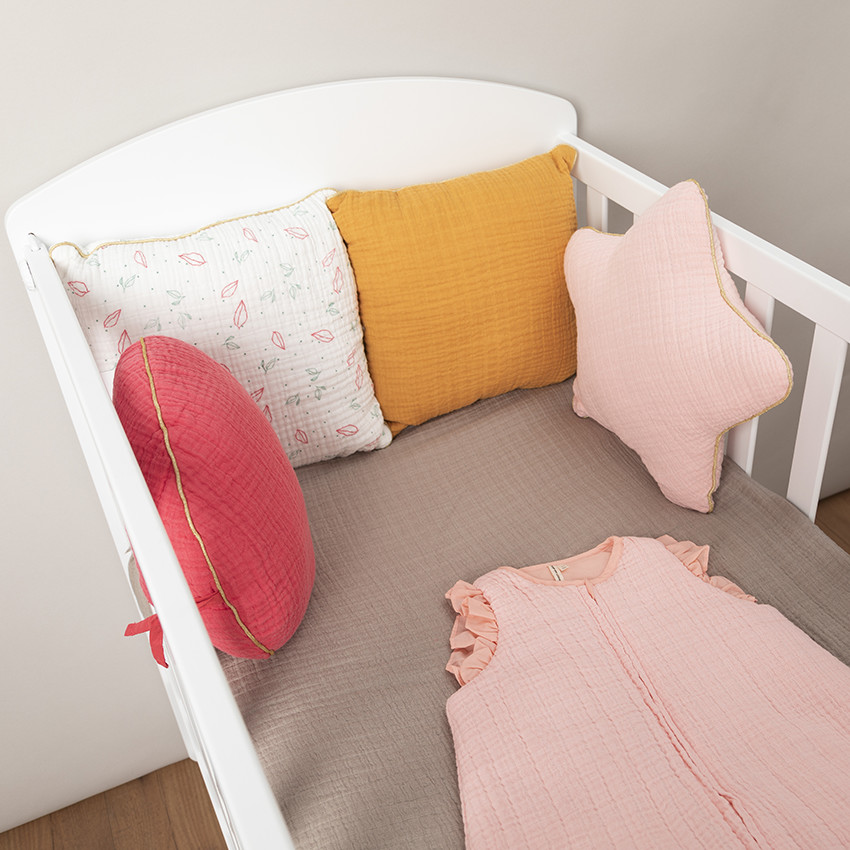 Rond decoratiekussen in modulair katoenen gaze, te gebruiken als bed- of boxomranding 