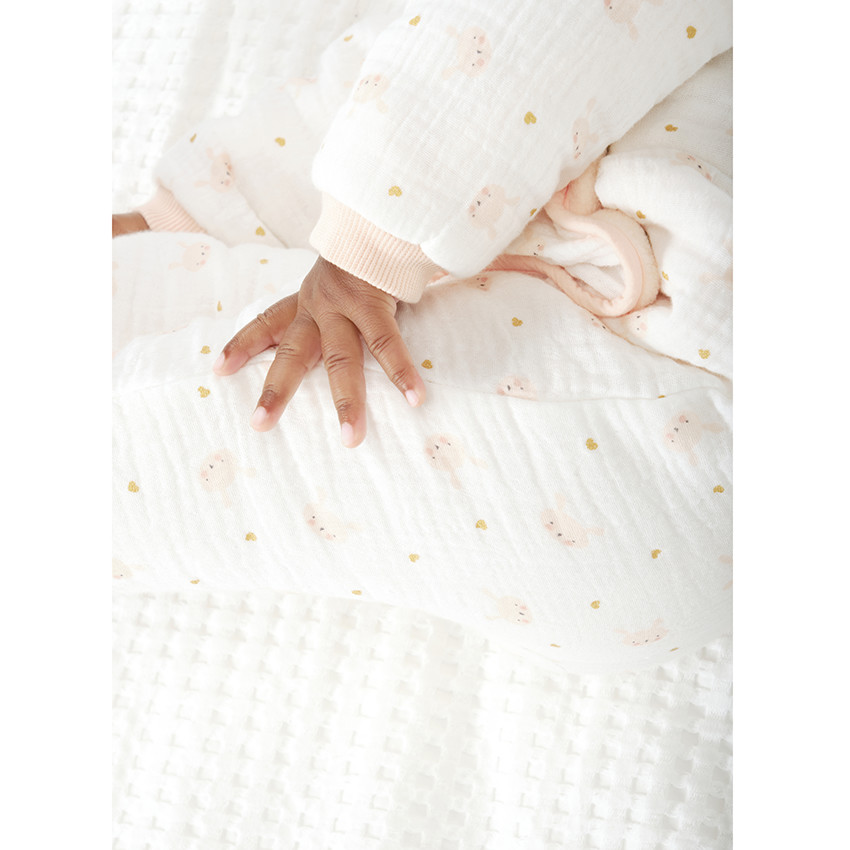 Combinaison longue en double gaze de coton imprimé lapins pour bébé fille 