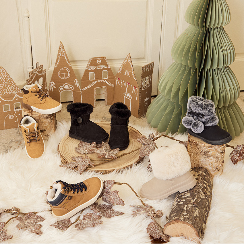 Camelkleurige booties met veters en rits voor baby jongen 