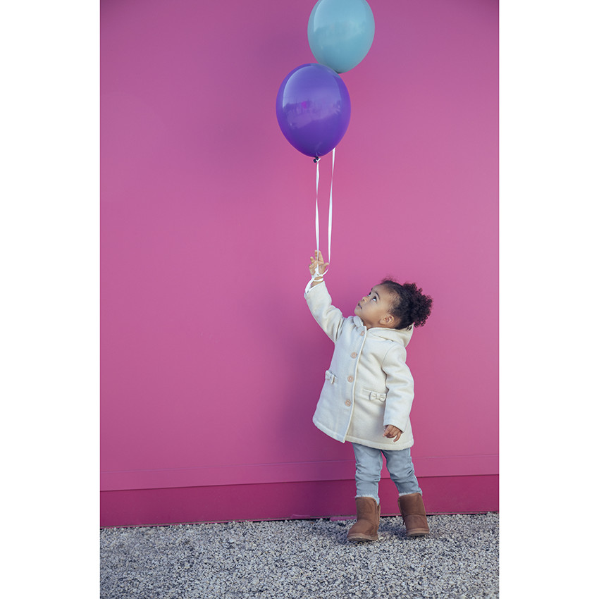 Jeans met een used effect en achterzakken in kattenvorm voor meisjes. 