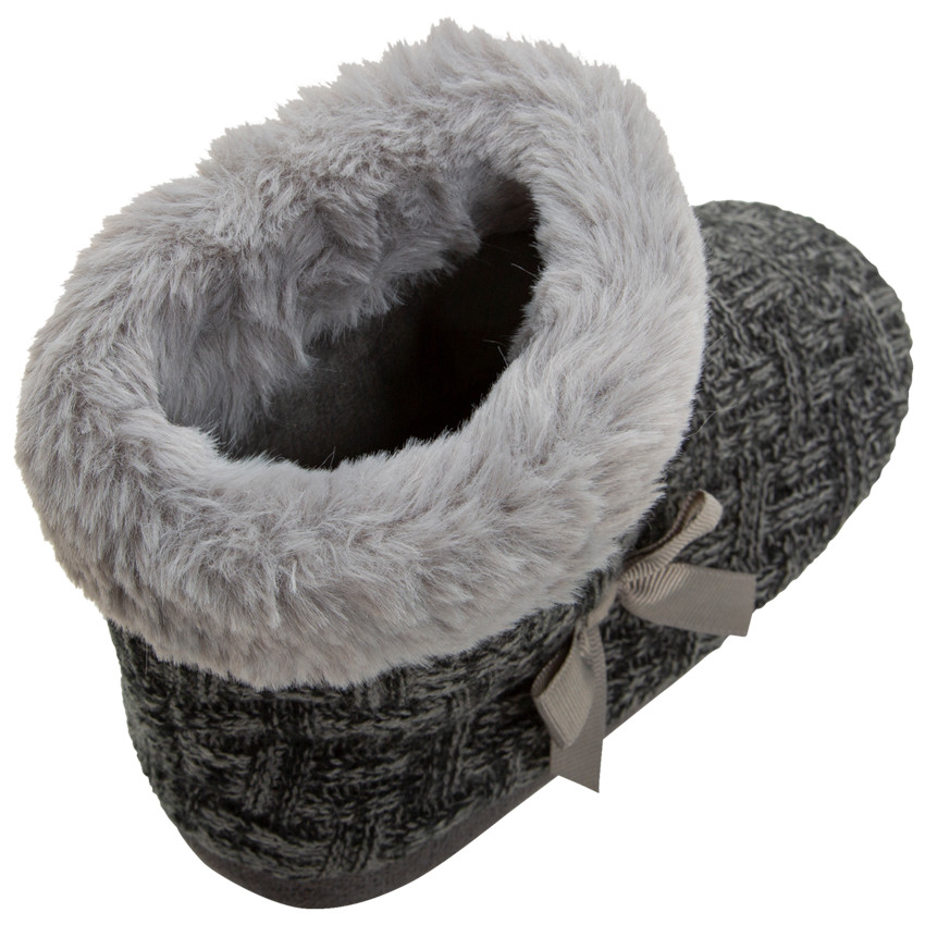 Pantoffels in laarsvorm van tricot met voering van imitatiebont 