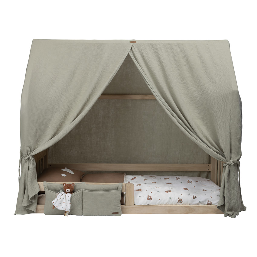 Hangende bedzak van groene gaas 