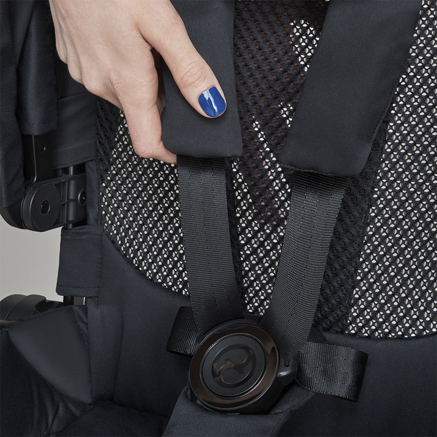 Poussette compacte ultralégère Melio 4 carbon/magic black 