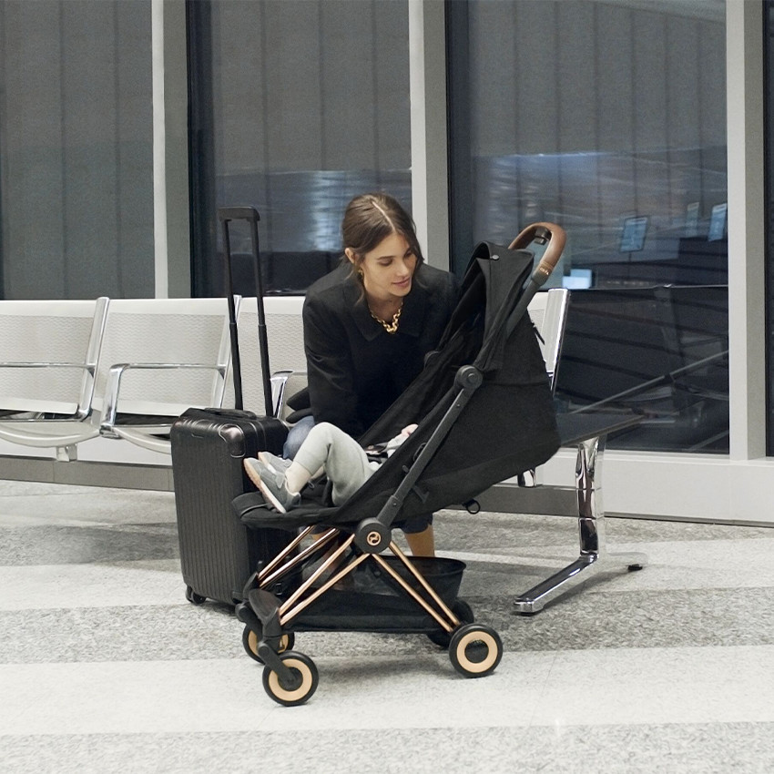 Wandelwagen buggy ultra compact COYA Matt Black/Leaf Green 