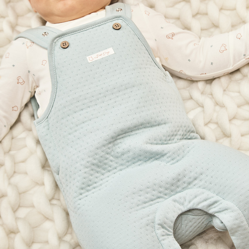 Ensemble 2 pièces matelassé avec salopette pour bébé 