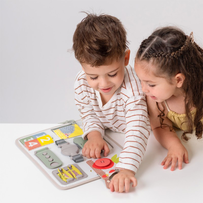 Activiteitenbord Taf Toys met 10 leuke activiteiten voor baby