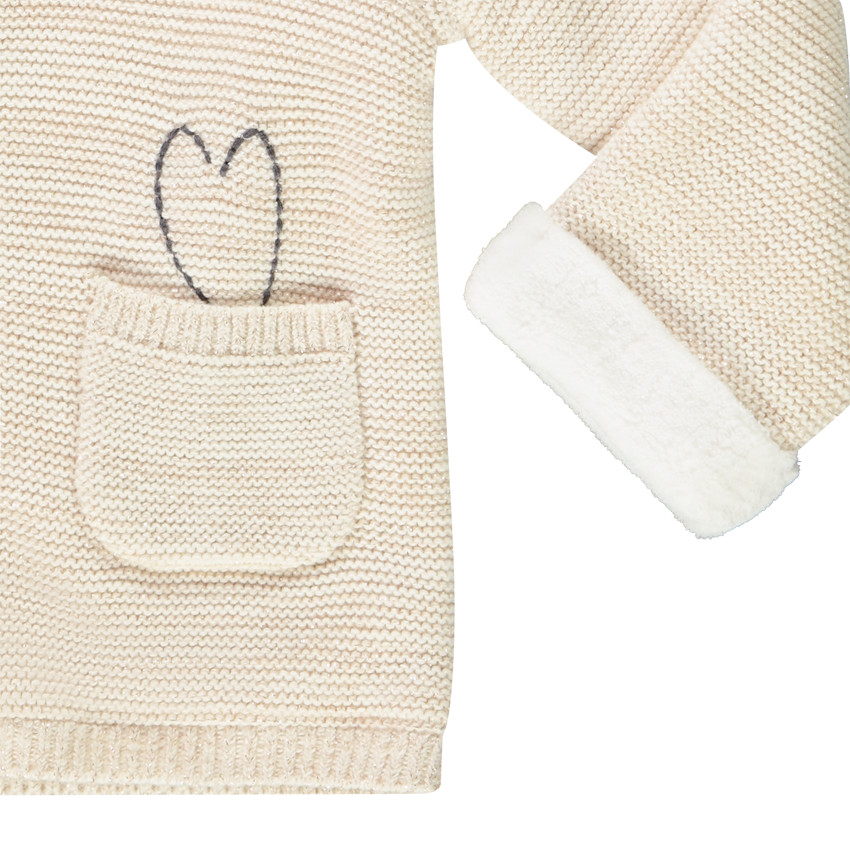 Veste en tricot point mousse avec capuche et broderie coeur pour bébé fille 