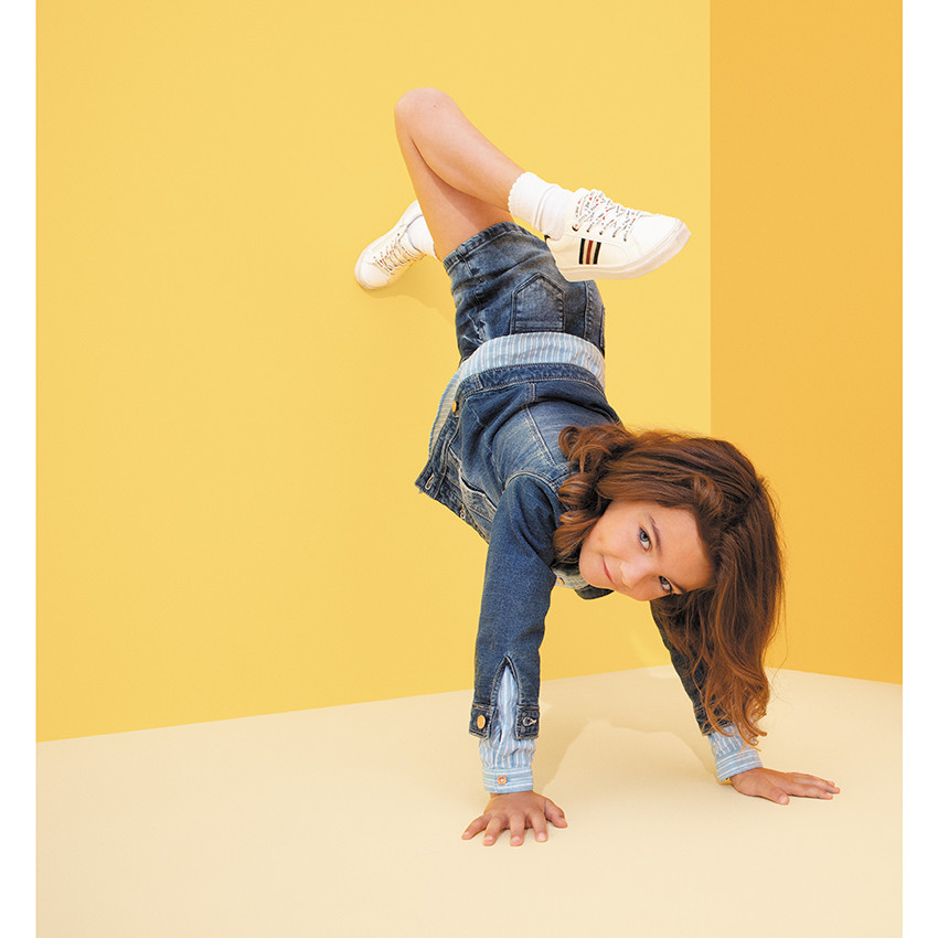 Sneakers met veters met print en iriserende banden aan de zijkanten van maat 28 tot 35 