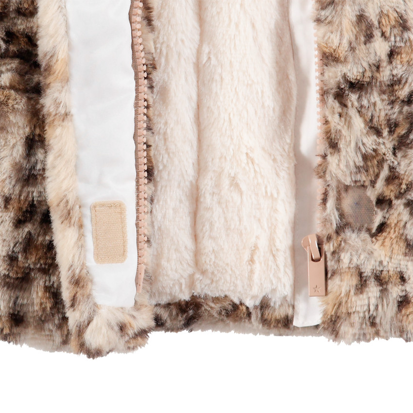 Manteau en fausse fourrure léopard avec oreilles sur la capuche 