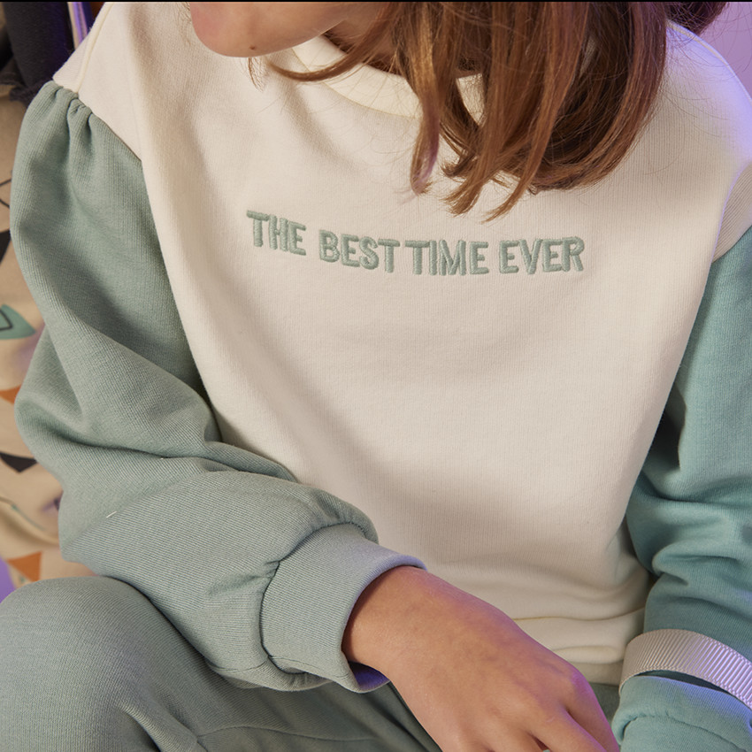 Sweat effet color block avec broderie pour fille 