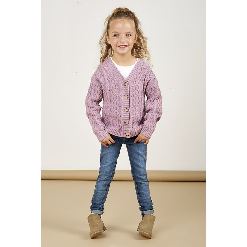 Gilet en tricot avec torsades pour fille 