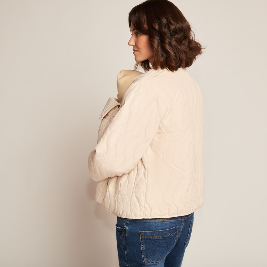 Verstelbare gewatteerde zwangerschapsjack. 