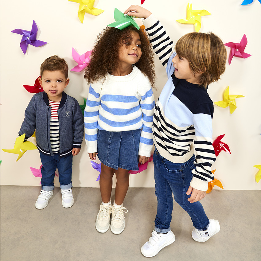 Pull en tricot rayé avec emmanchures ajourées pour fille 