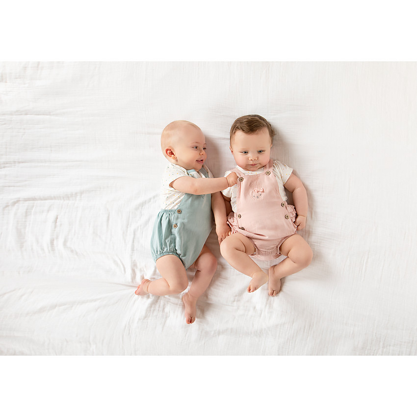 Ensemble t-shirt + salopette pour bébé fille 
