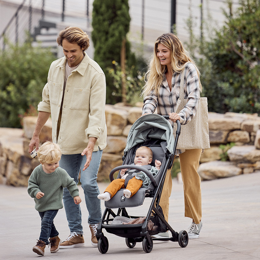 Poussette compacte Aria Basic kaki 