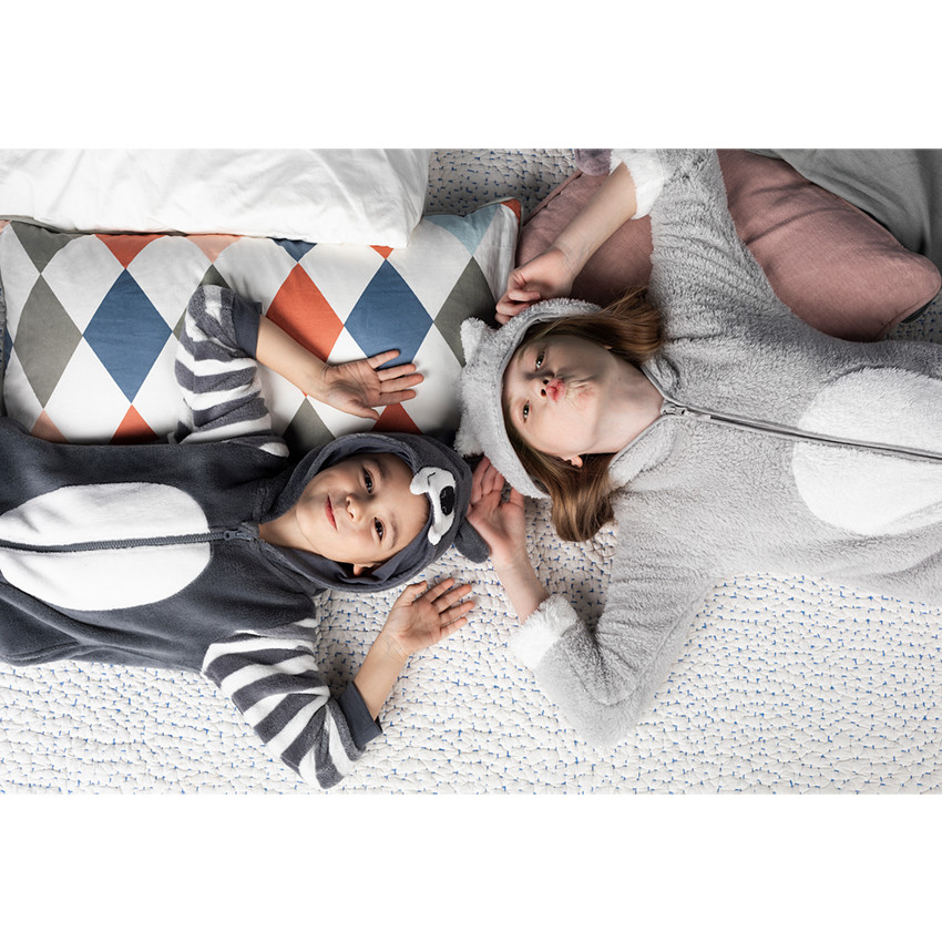 Surpyjama loup en polaire avec détails en relief 