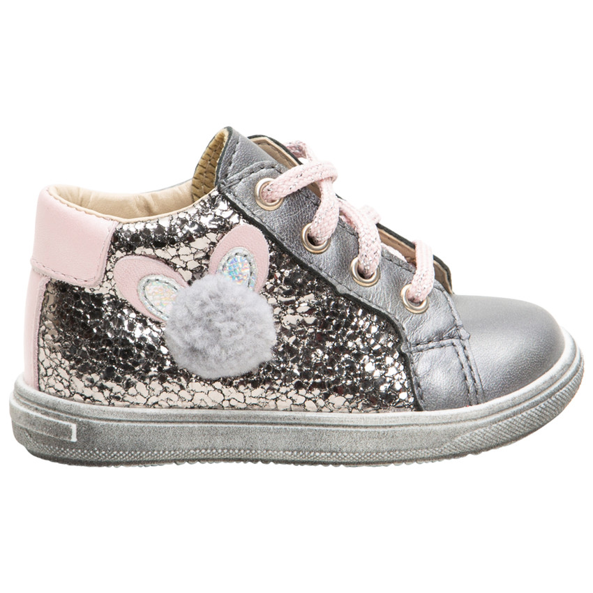 Zilveren, lederen laarsjes met veters en pompon aan de zijkant 