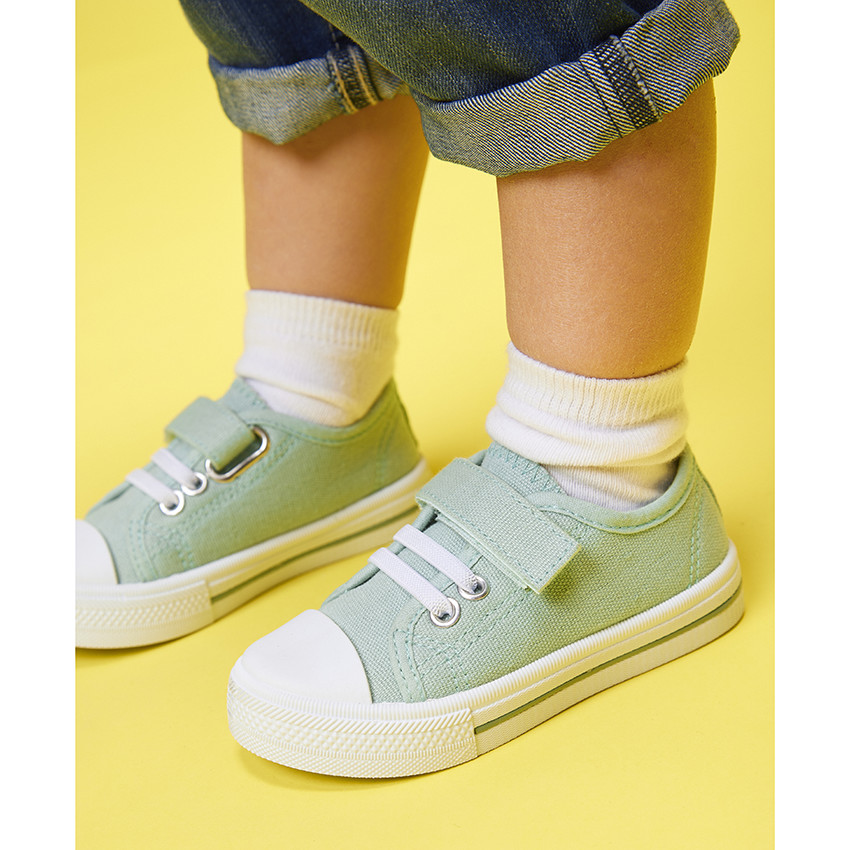 Lage sneakers van stof met elastische veters en klittenband voor baby jongen 
