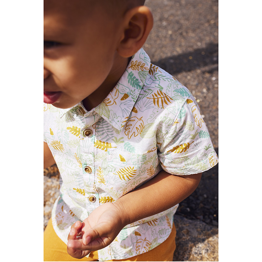 Tweedelige set met bladprint voor baby jongen 