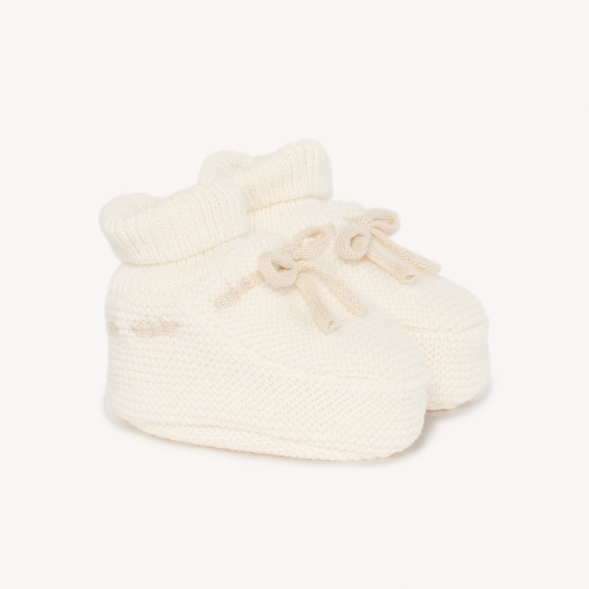 Chaussons en tricot avec nœuds décoratifs pour bébé   