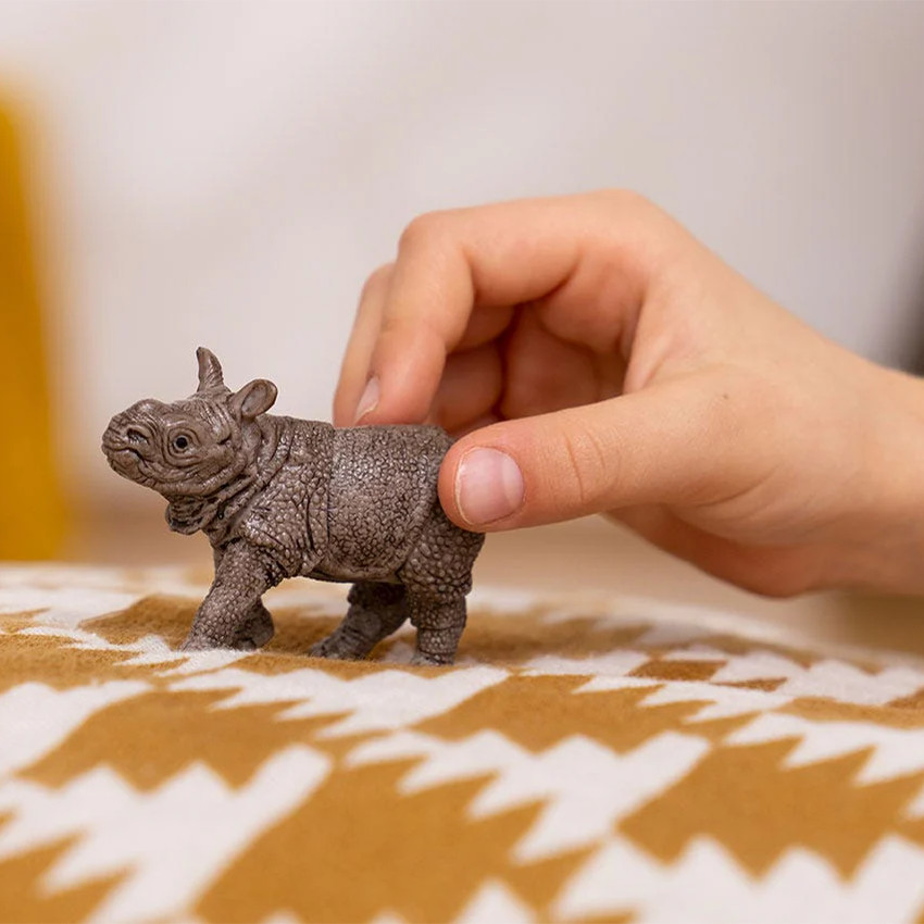 Figurine bébé rhinocéros Indien 